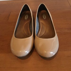 Dr. Scholls nude patent leather flats